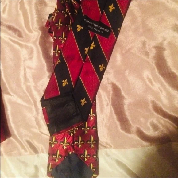 2️⃣ Fleur De Lee Tie - Picture 4 of 5